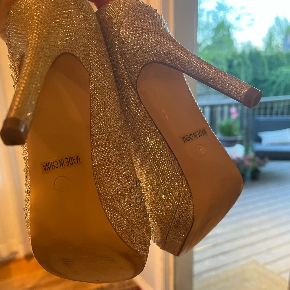 Women’s Heels - Picture 4 of 4